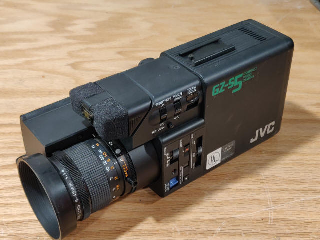 JVC GZ-S5 camera