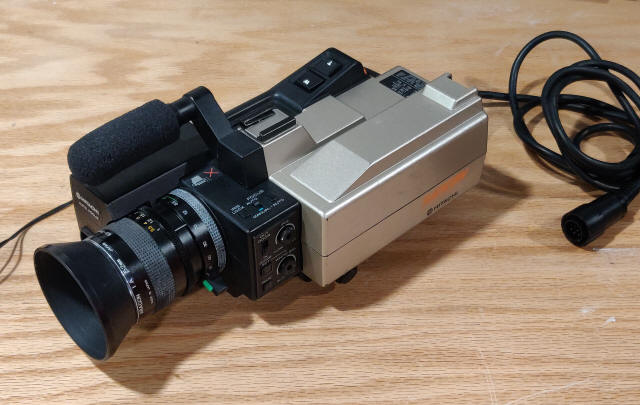 Hitachi VK-C840 camera