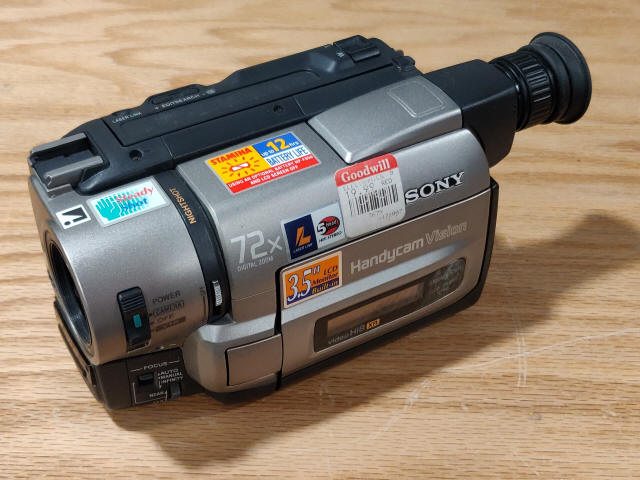 Sony CCD-TRV85 camcorder