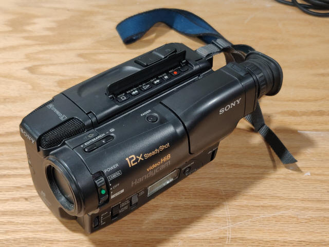 Sony CCD-TR400 camcorder